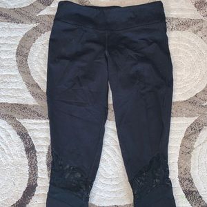SO brand Soft legging Capris in Black